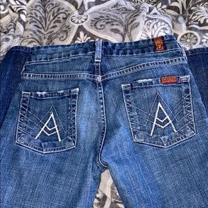 7 A pocket jeans